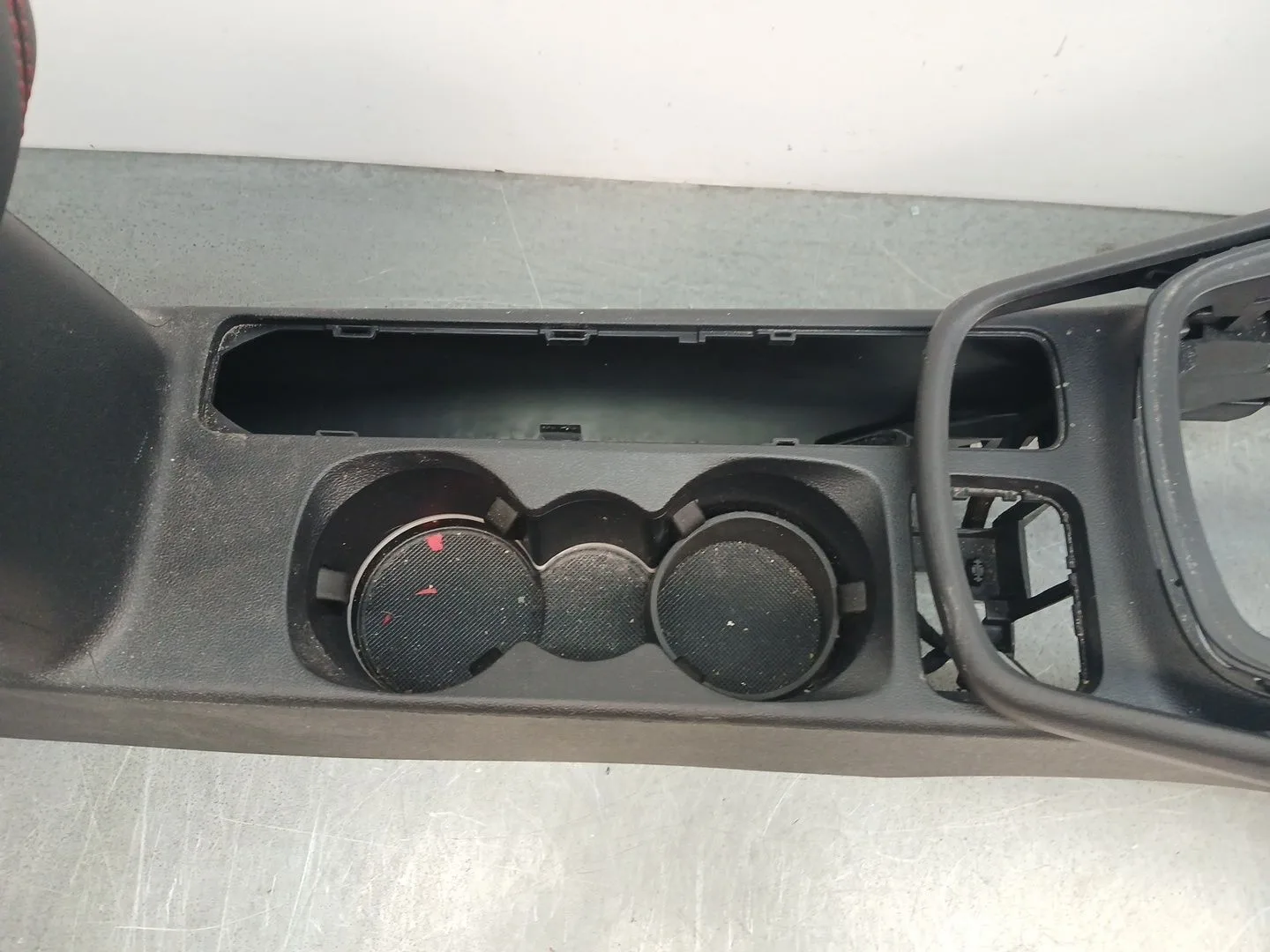 Apoyabrazos Central para Ford Puma (J2K, Cf7)