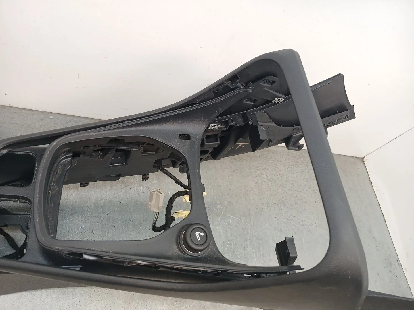 Apoyabrazos Central para Ford Puma (J2K, Cf7)