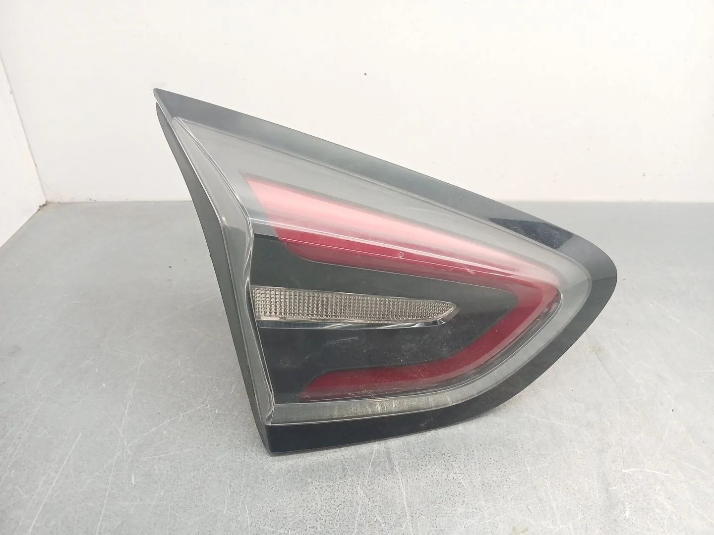 Piloto Trasero Izquierdo Interior para Ford Puma (J2K, Cf7)