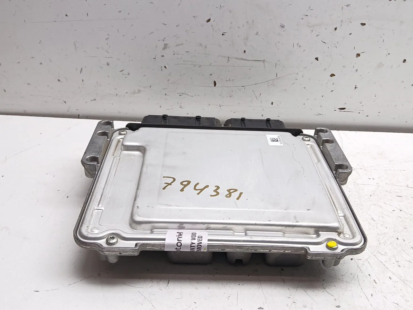 Centralita Motor Uce para Opel Combo E Tour / Life (K9)