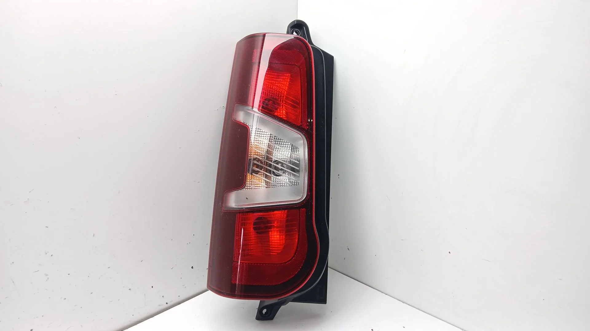 Piloto Trasero Izquierdo para Opel Combo E Tour / Life (K9)