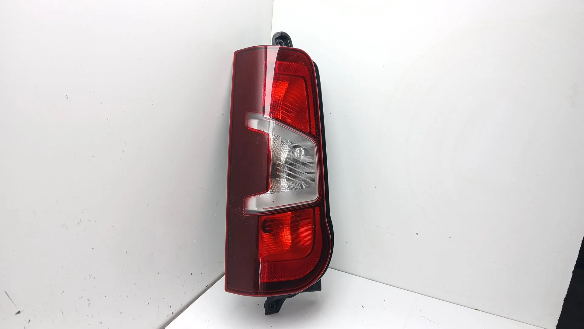 Piloto Trasero Izquierdo para Opel Combo E Tour / Life (K9)