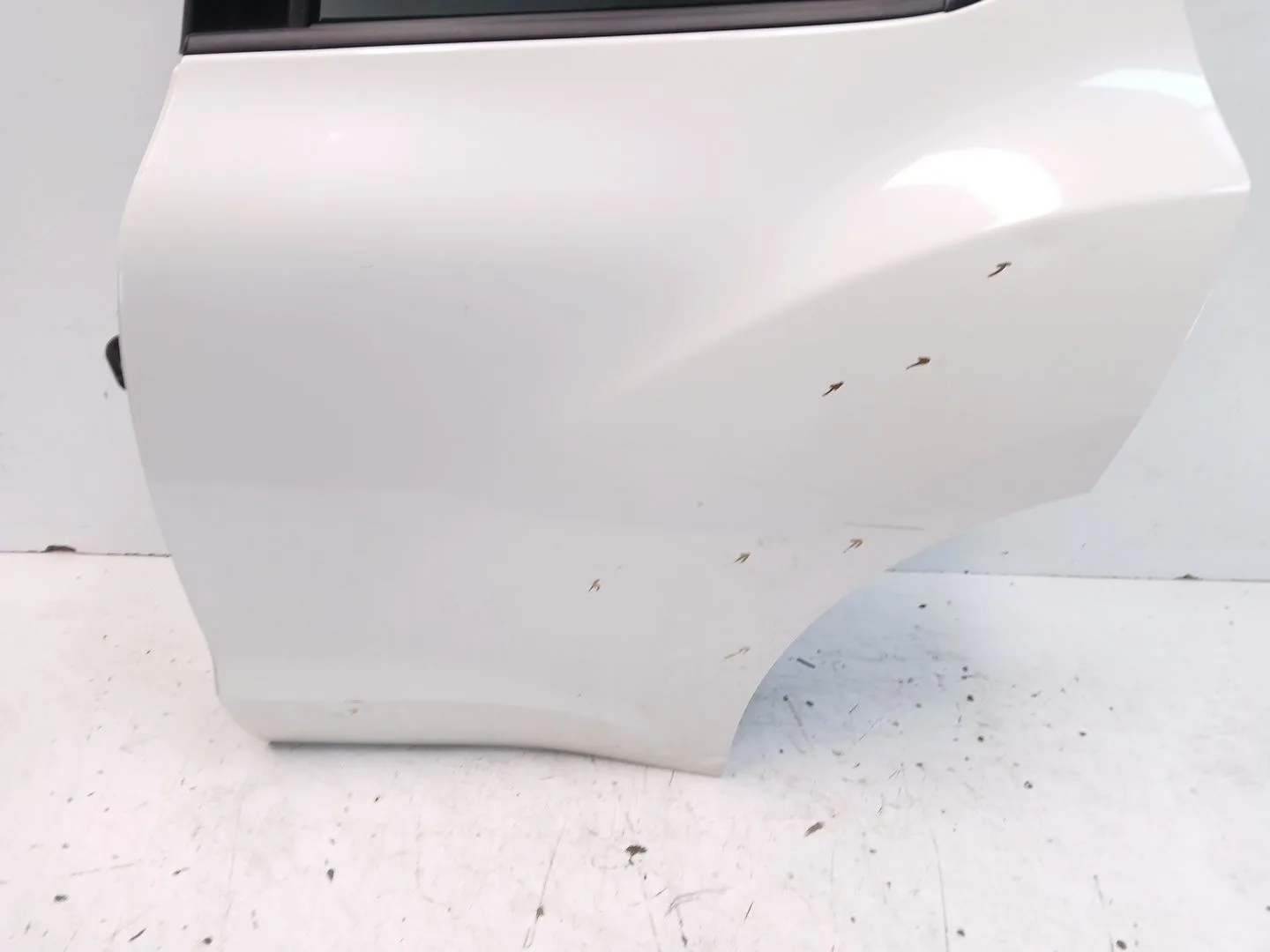 Puerta Trasera Izquierda para Nissan Juke (F15)