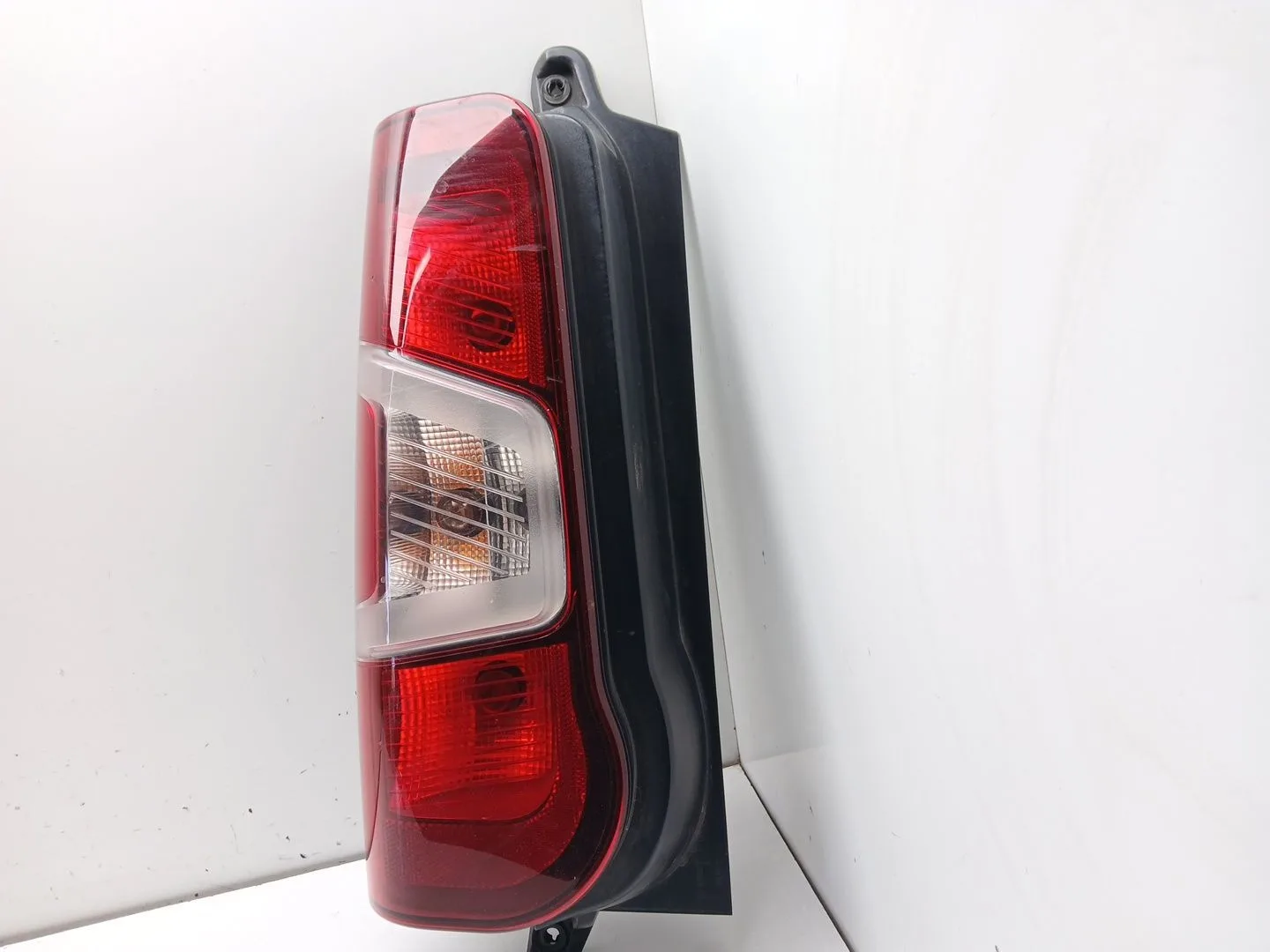 Piloto Trasero Izquierdo para Opel Combo E Tour / Life (K9)