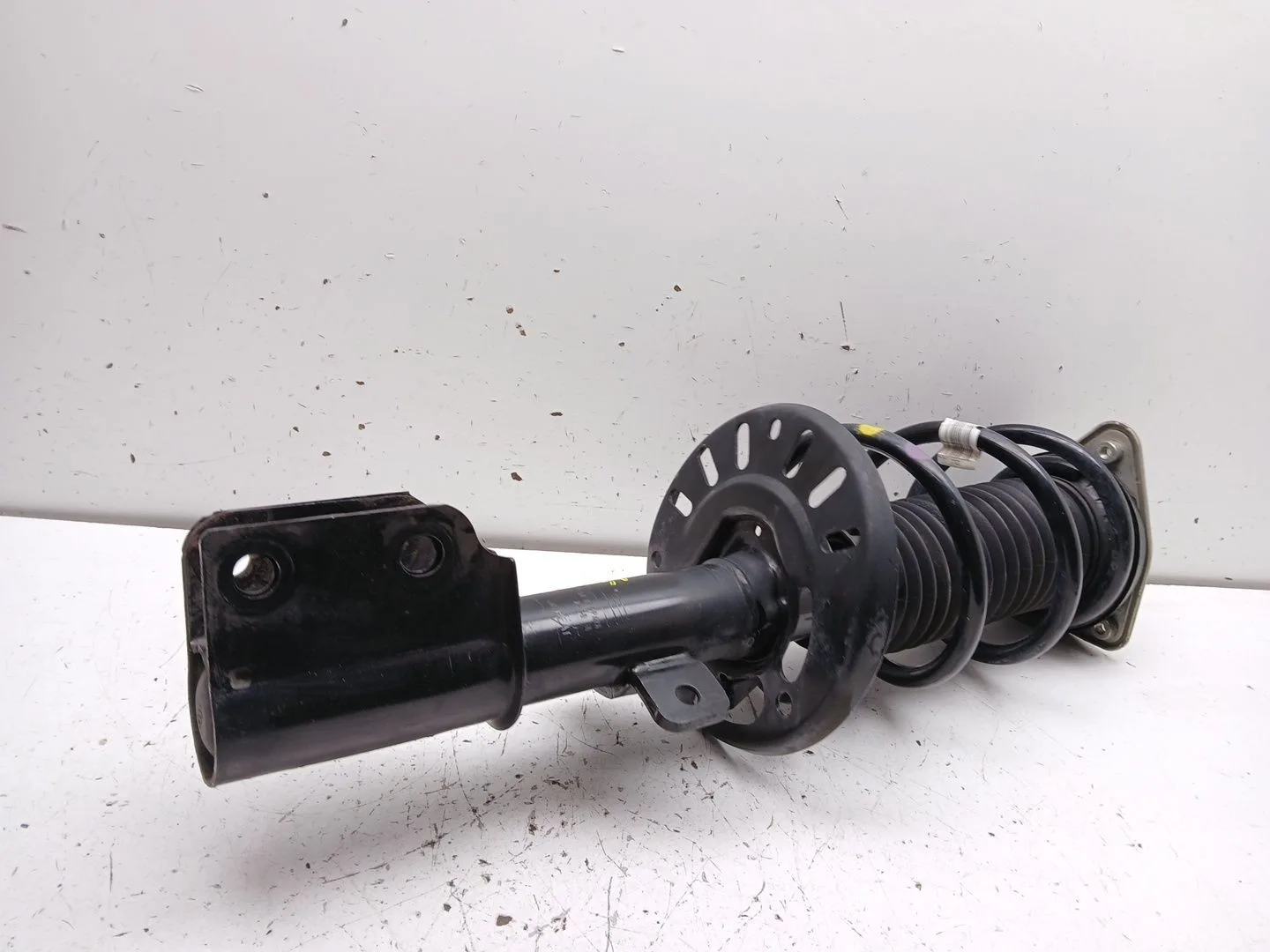 Amortiguador Delantero Izquierdo para Opel Combo E Tour / Life (K9)