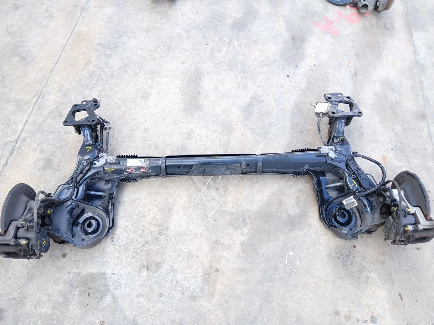 Puente Trasero para Opel Combo E Tour / Life (K9)
