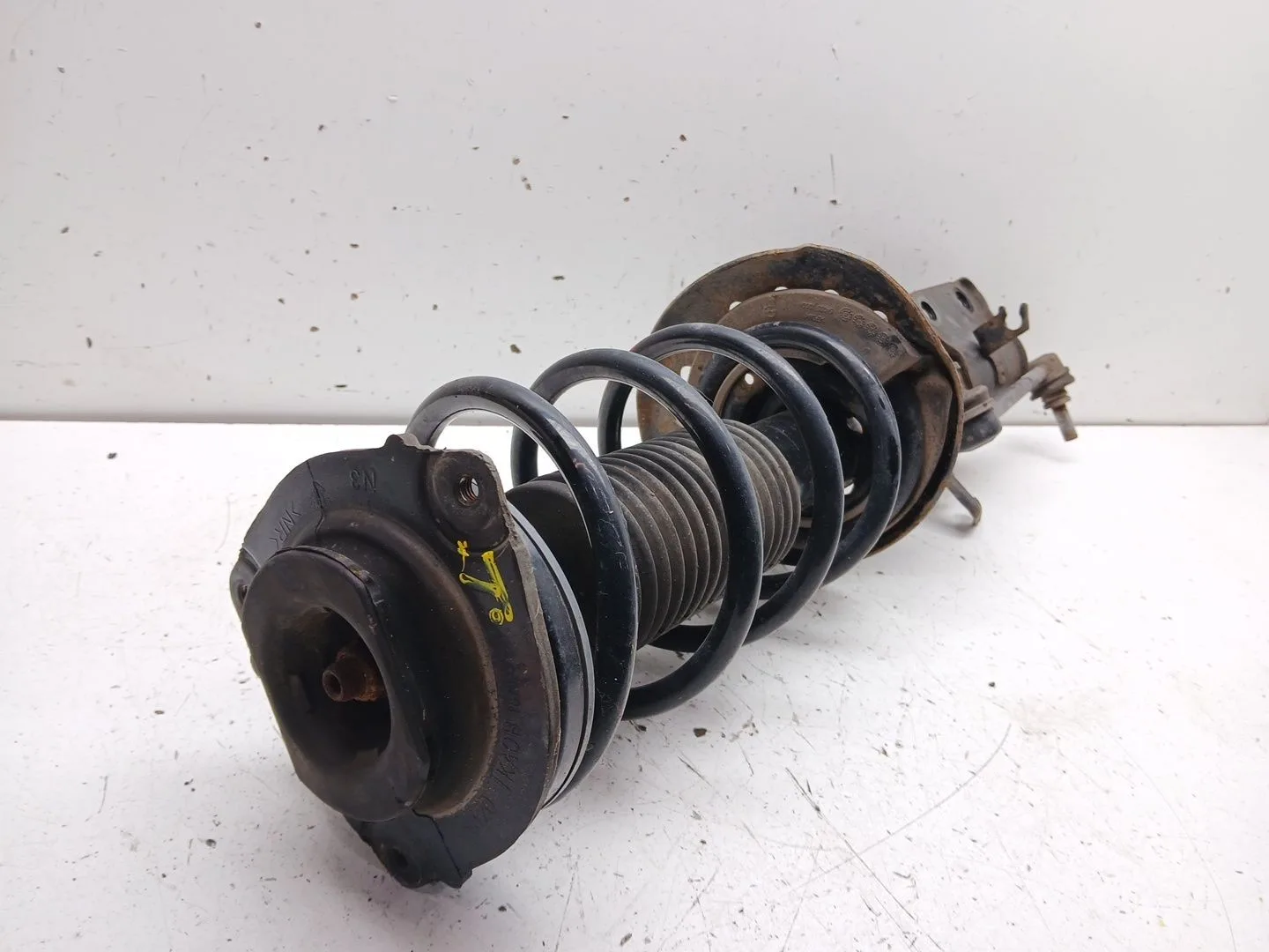 Amortiguador Delantero Derecho para Nissan Juke (F15)