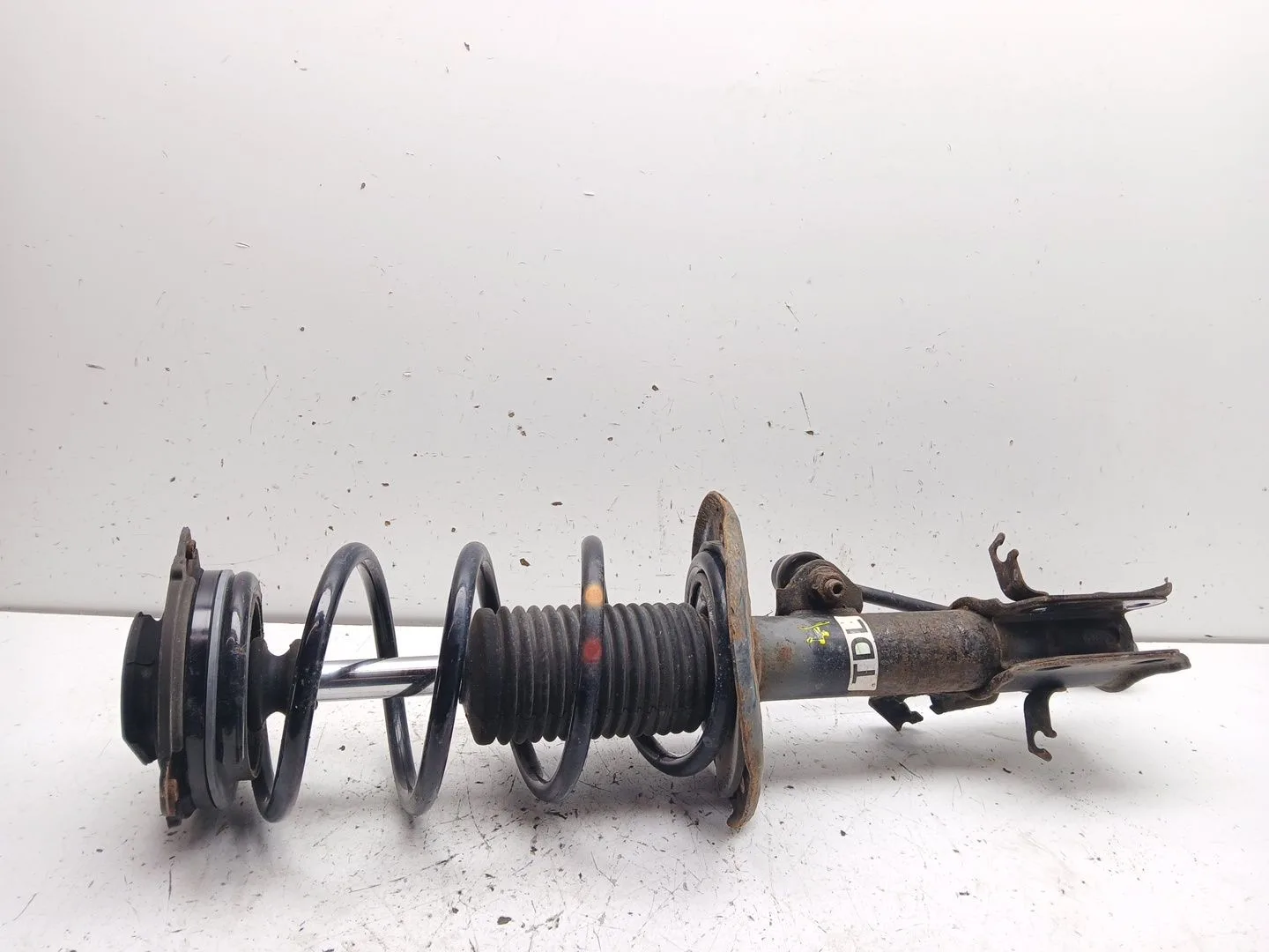 Amortiguador Delantero Izquierdo para Nissan Juke (F15)