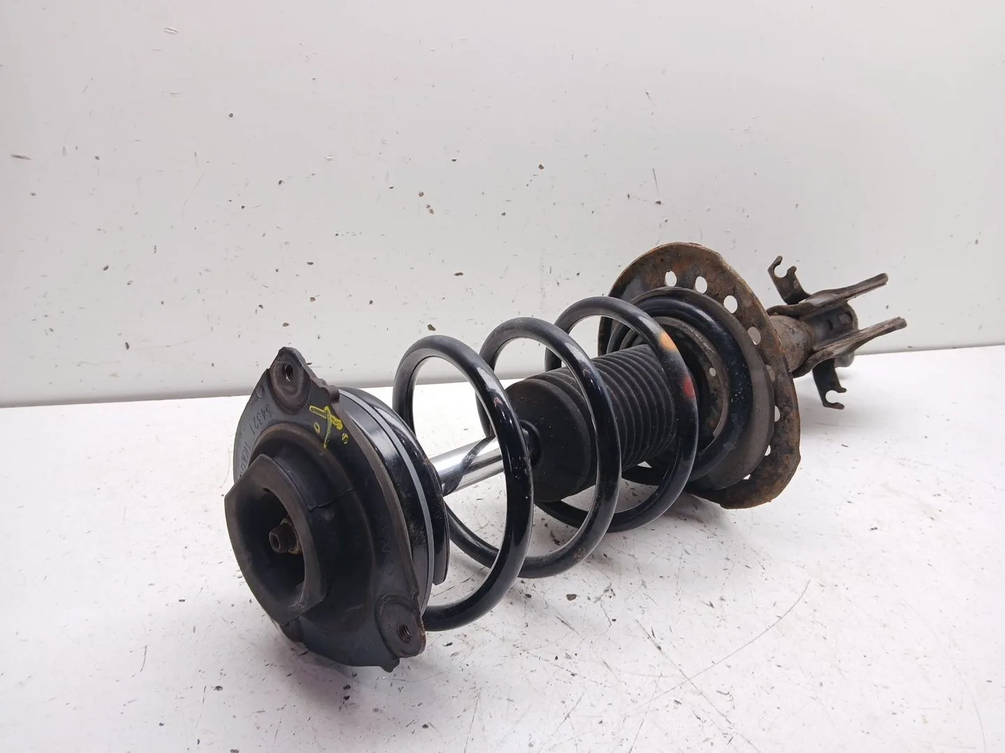 Amortiguador Delantero Izquierdo para Nissan Juke (F15)