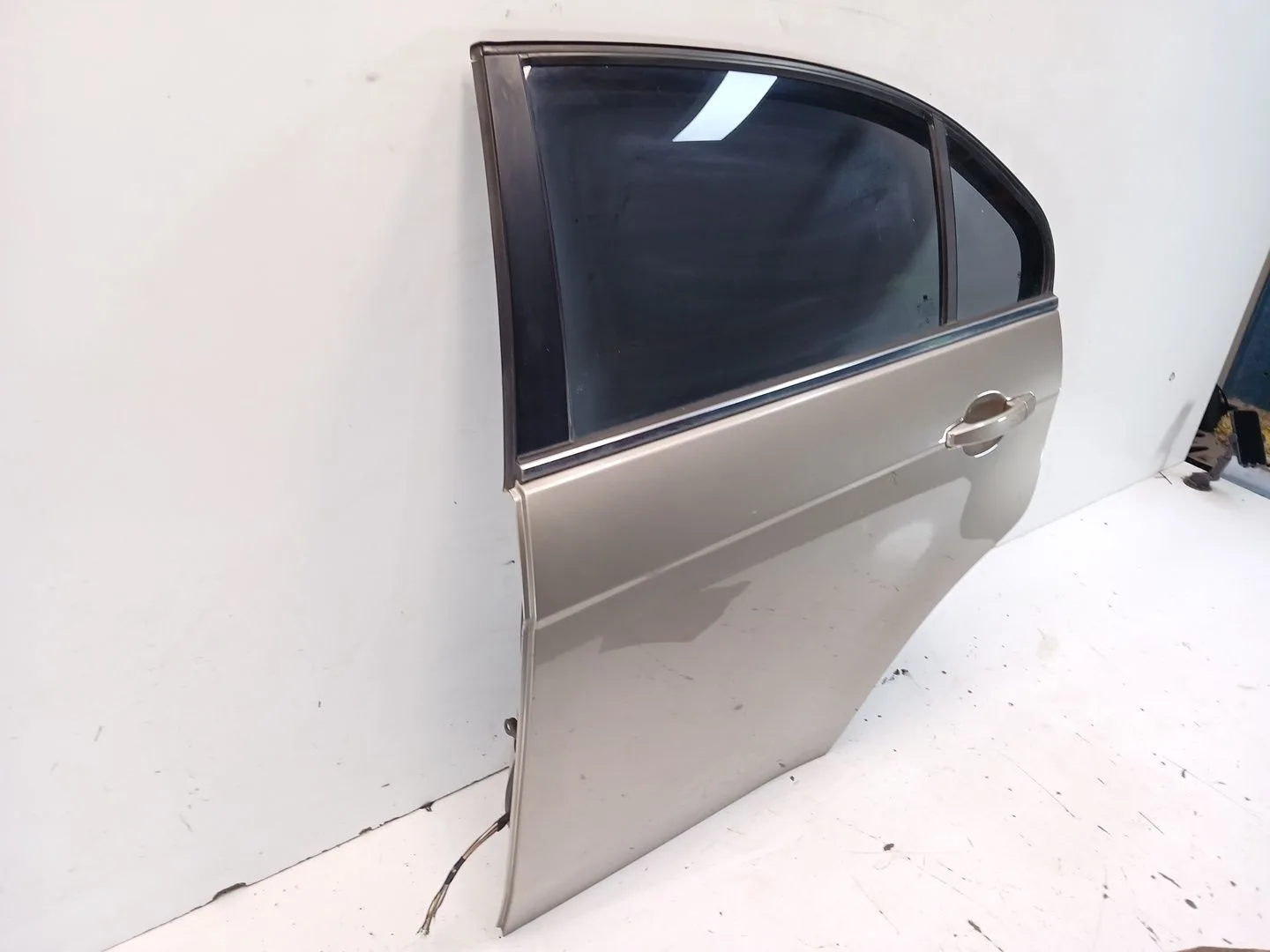 Puerta Trasera Izquierda para Chevrolet Epica (Kl1_)