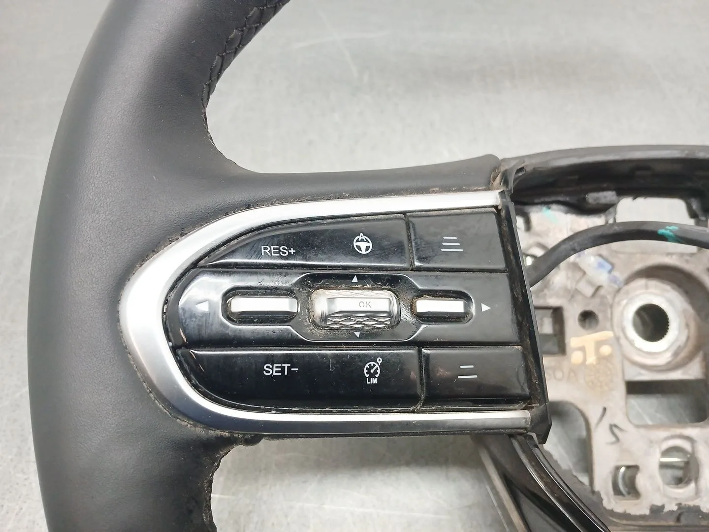 Volante para Omoda 5
