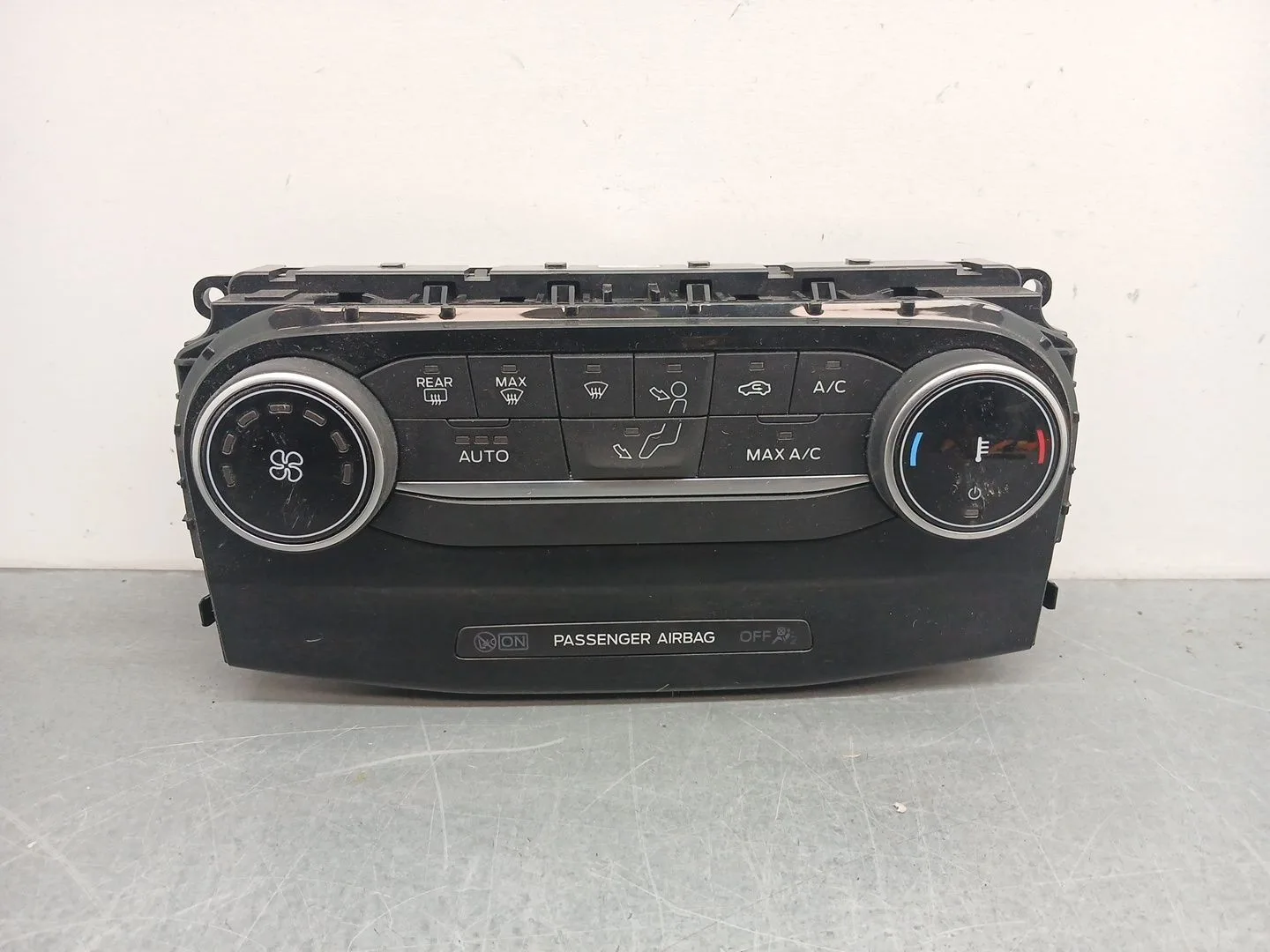 Mando Climatizador para Ford Puma (J2K, Cf7)
