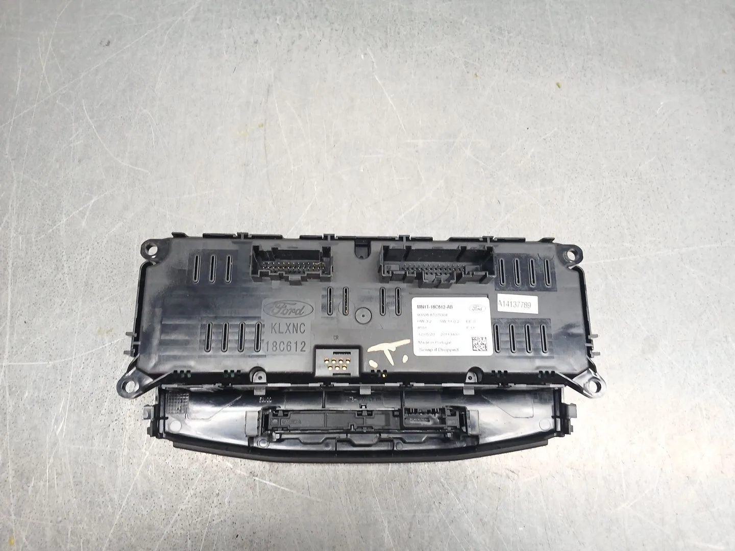 Mando Climatizador para Ford Puma (J2K, Cf7)