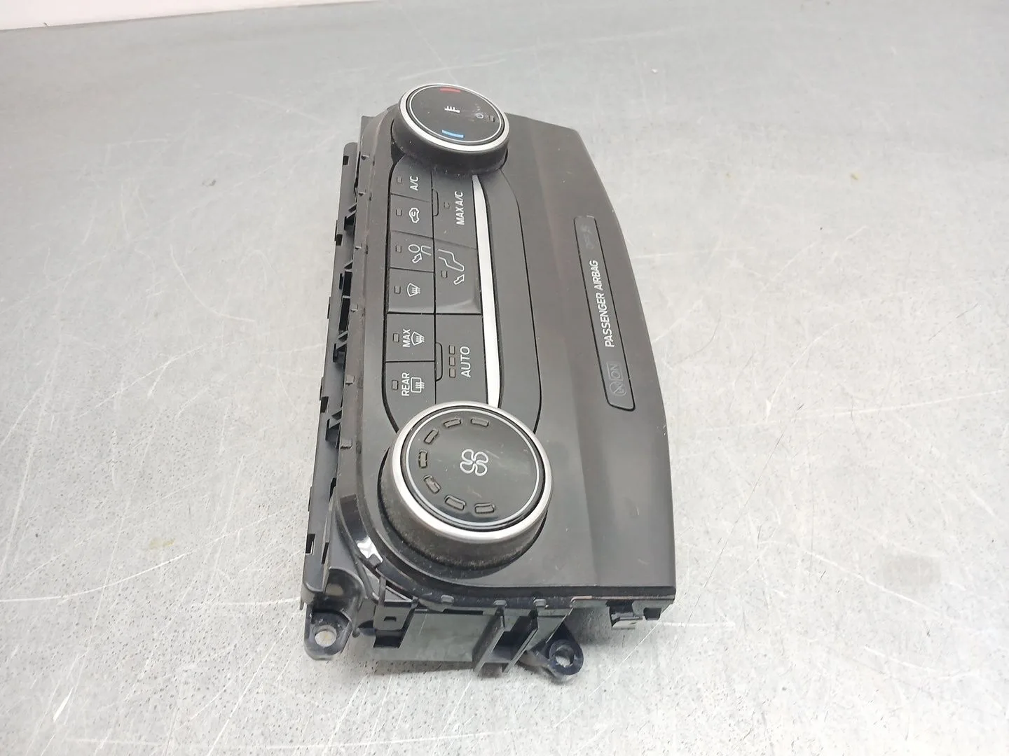 Mando Climatizador para Ford Puma (J2K, Cf7)