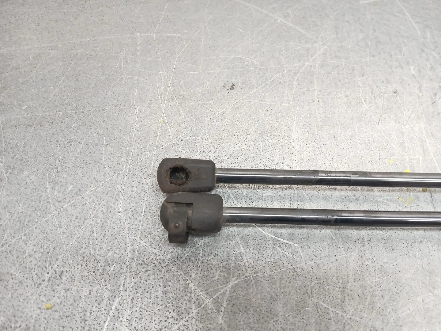 Amortiguadores Maletero / Porton para Ford Puma (J2K, Cf7)