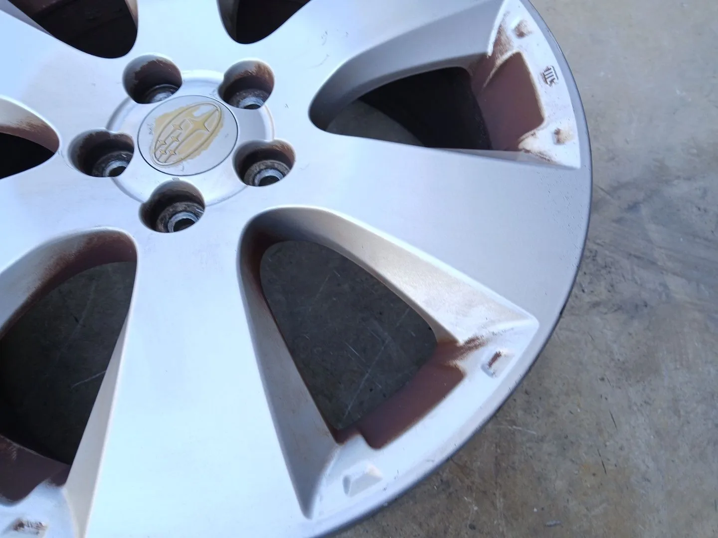 Llanta para Subaru Legacy V (Bm)