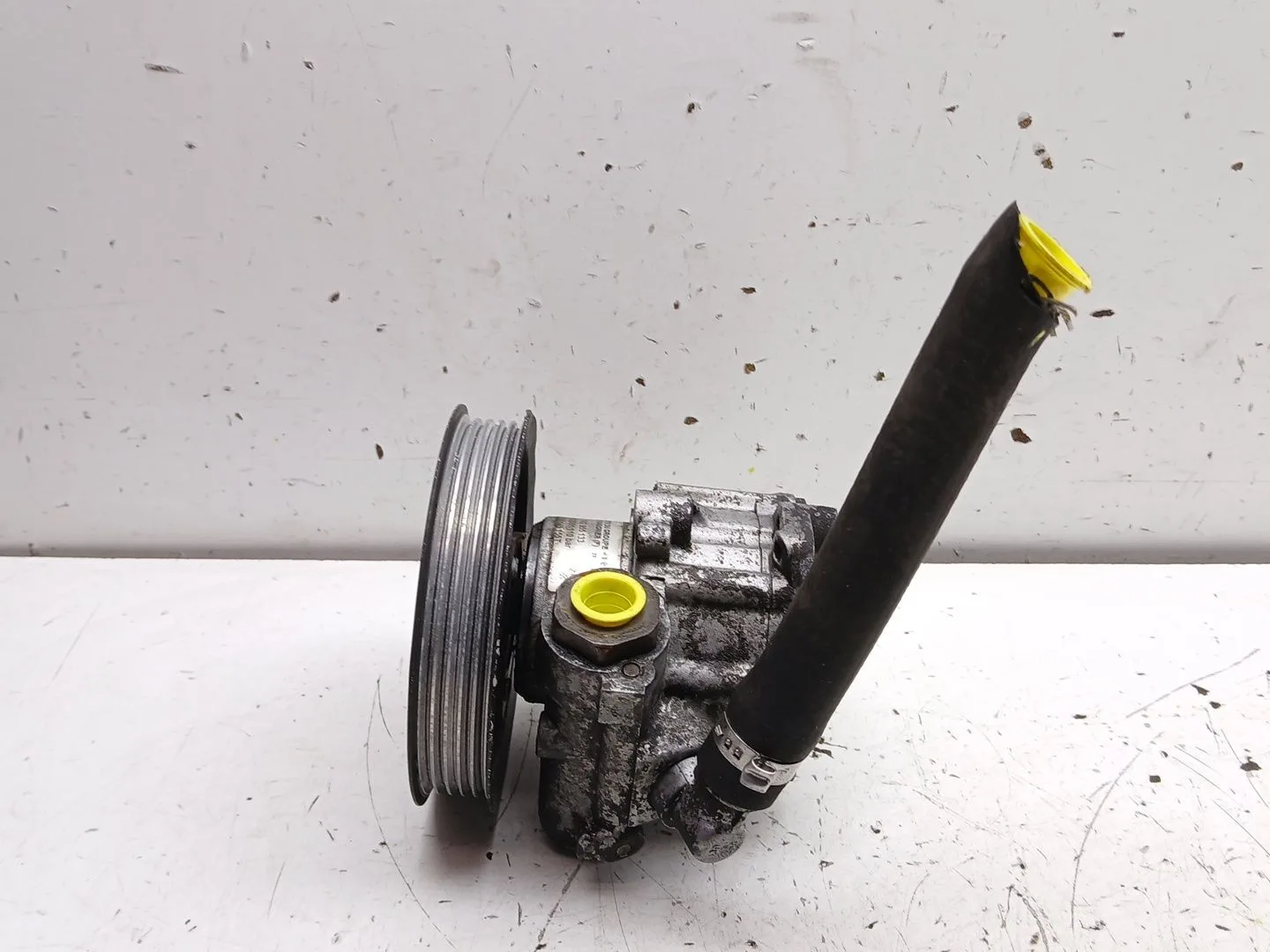 Bomba Direccion para Audi A6 Berlina (4B2)