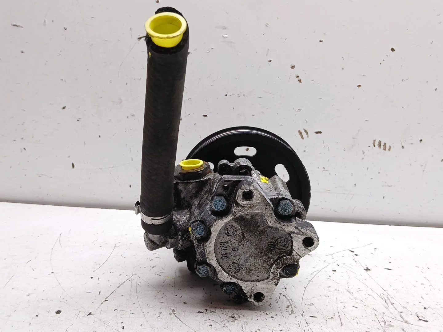 Bomba Direccion para Audi A6 Berlina (4B2)