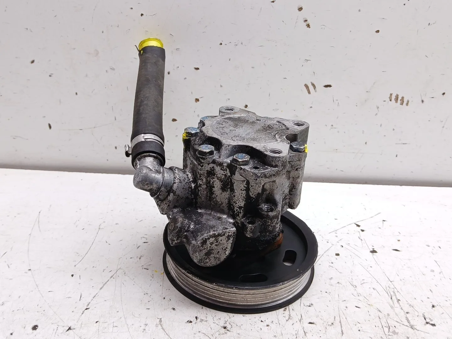 Bomba Direccion para Audi A6 Berlina (4B2)