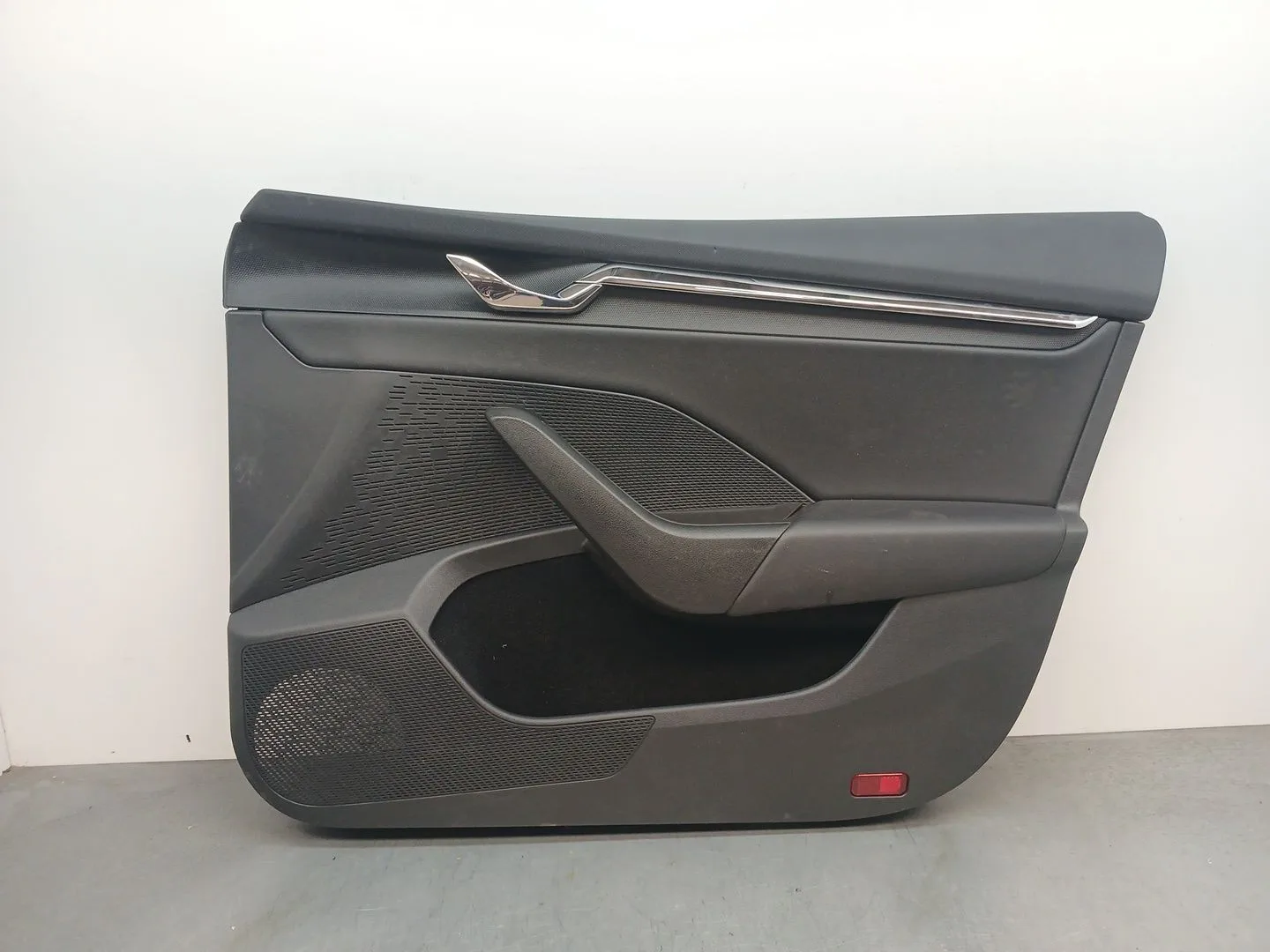 Guarnecido Puerta Delantera Derecha para Skoda Octavia Iv (Nx3, Nn3, Pv3)