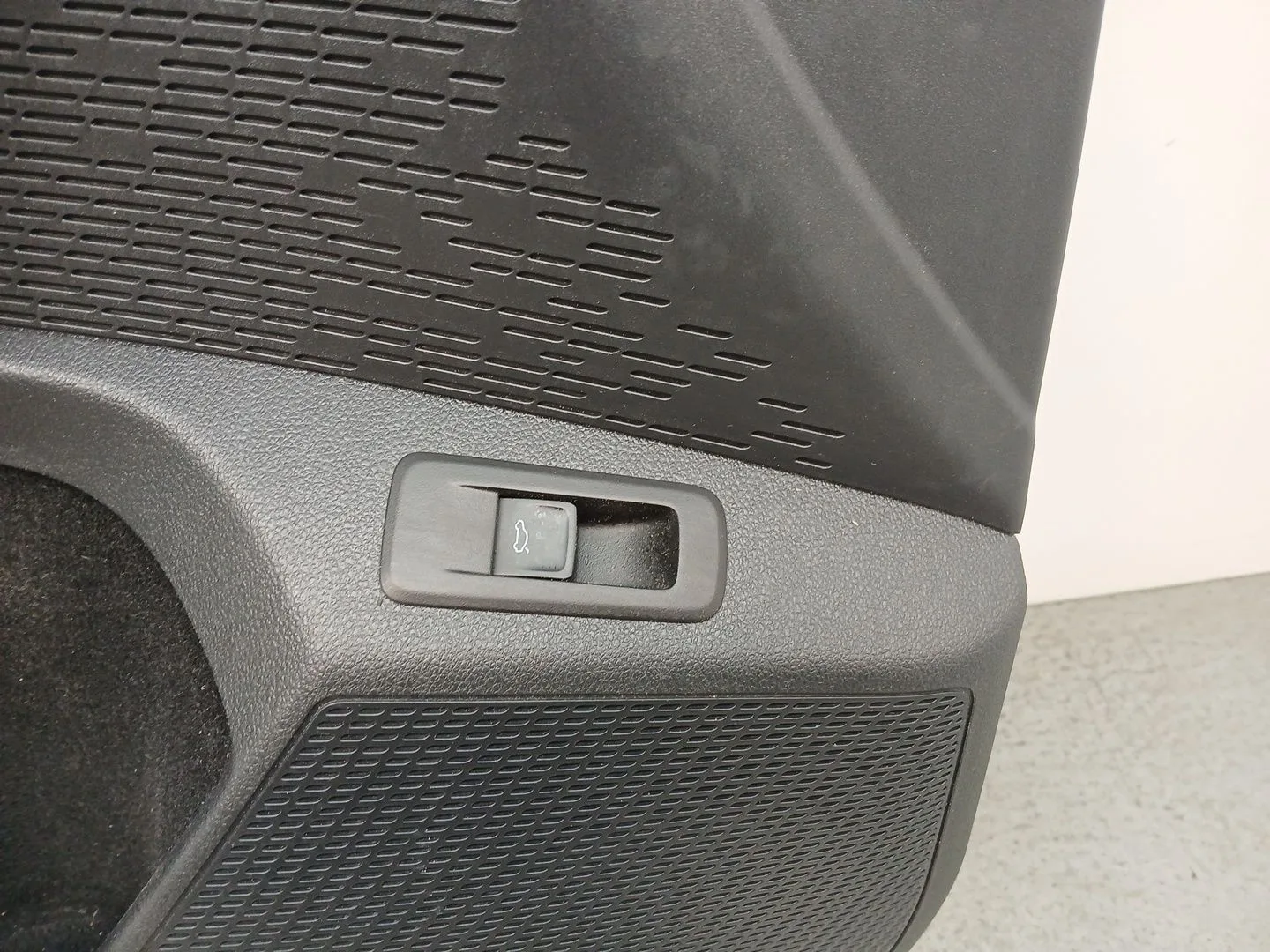 Guarnecido Puerta Delantera Izquierda para Skoda Octavia Iv (Nx3, Nn3, Pv3)