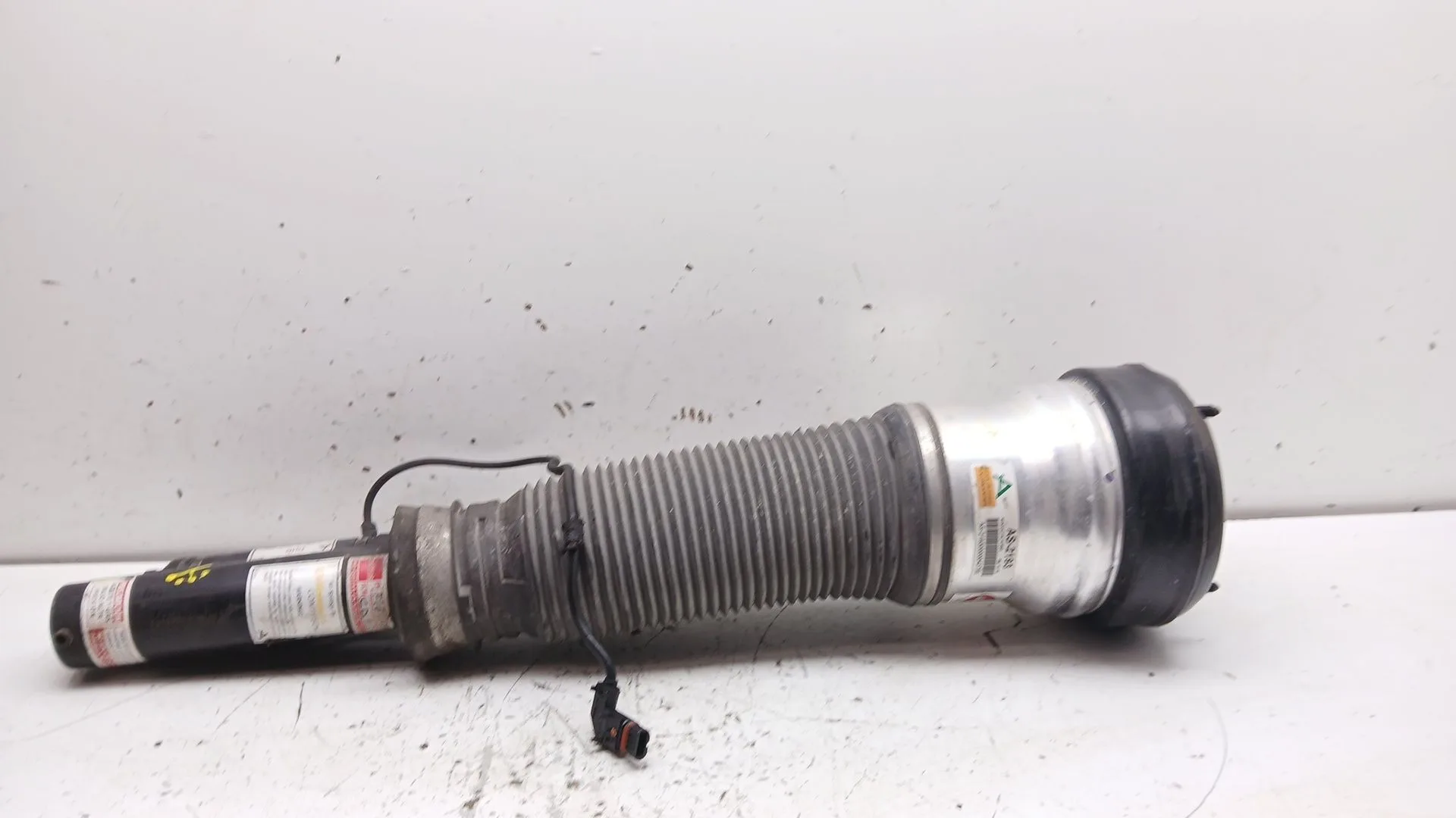 Amortiguador Delantero Izquierdo para Mercedes-Benz Clase S (W220, V220)