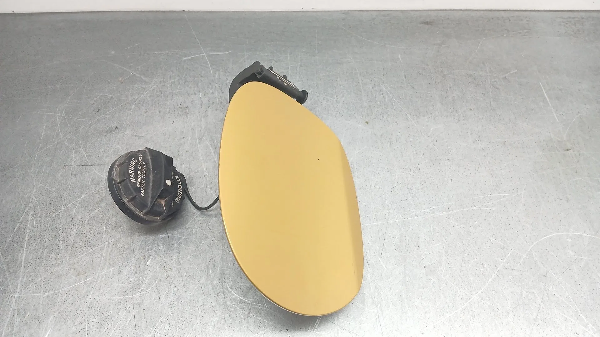 Tapa Exterior Combustible para Kia Xceed (Cd)