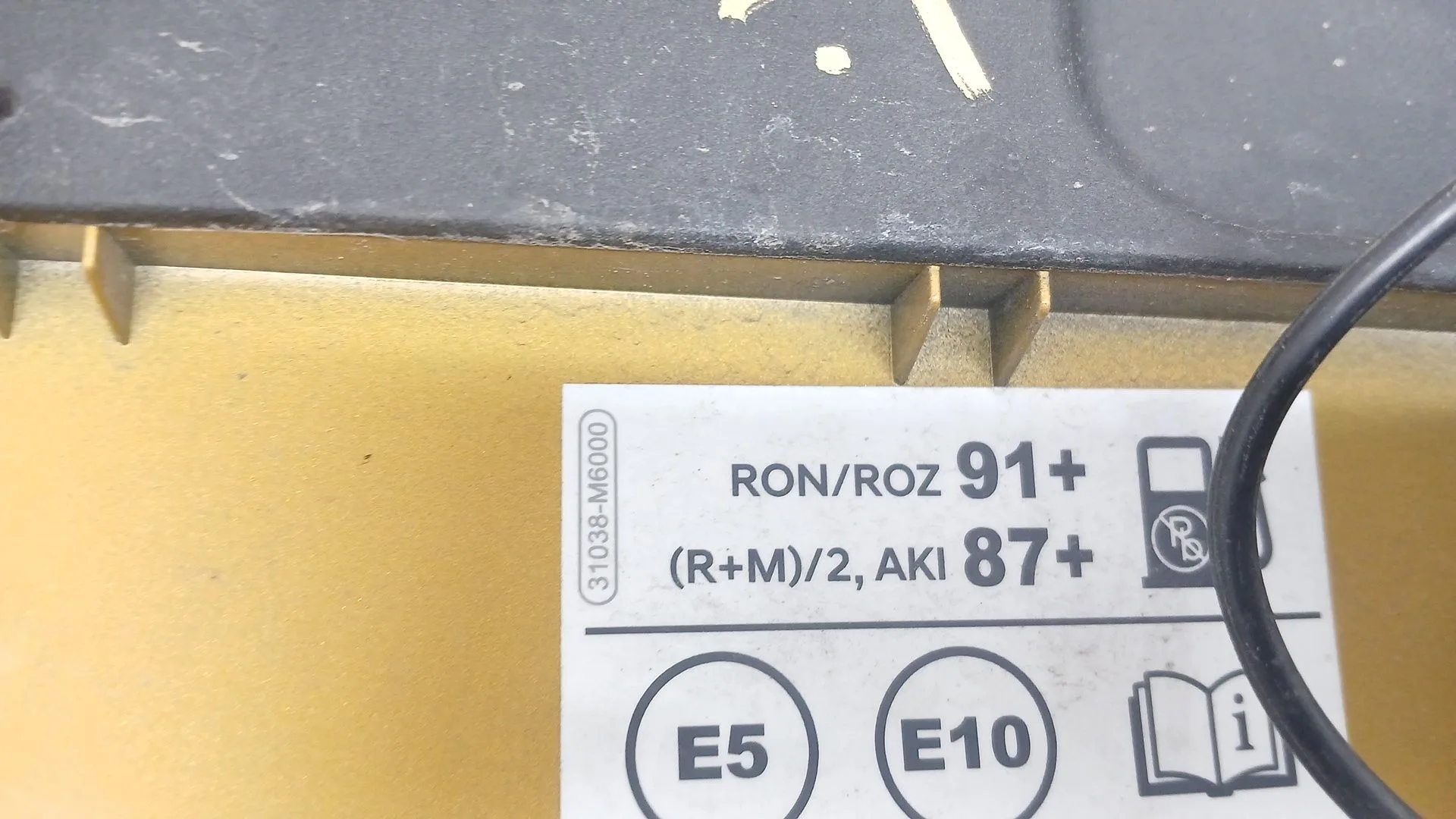 Tapa Exterior Combustible para Kia Xceed (Cd)