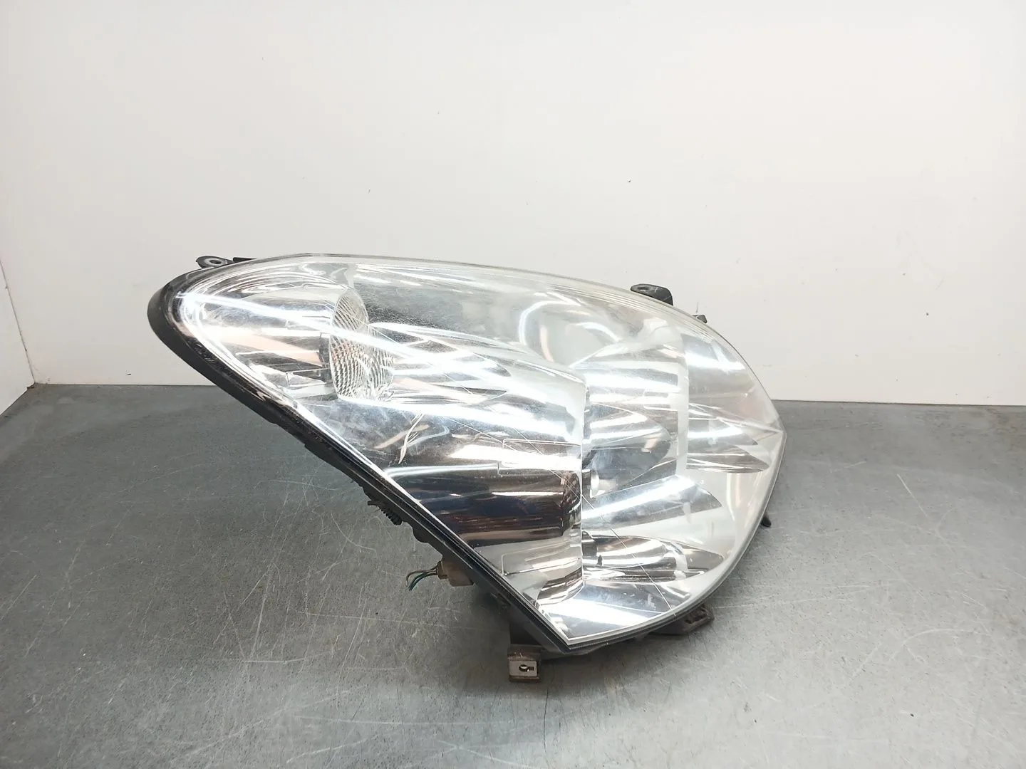 Faro Derecho para Toyota Corolla Verso (Zer_, Zze12_, R1_)