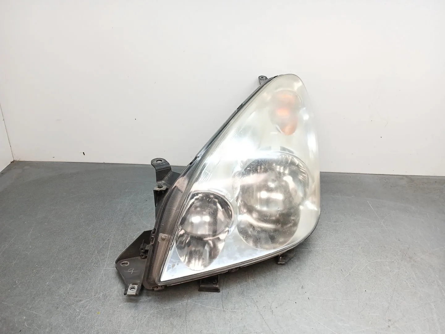 Faro Izquierdo para Toyota Corolla Verso (Zer_, Zze12_, R1_)