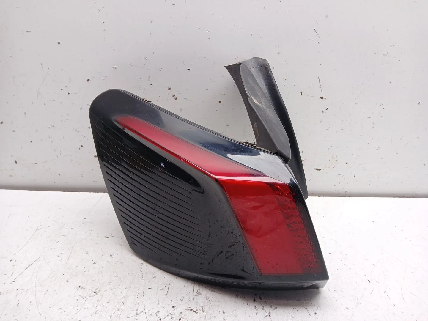 Piloto Trasero Izquierdo para Peugeot 3008 Ii Suv (Mc_, Mr_, Mj_, M4_)