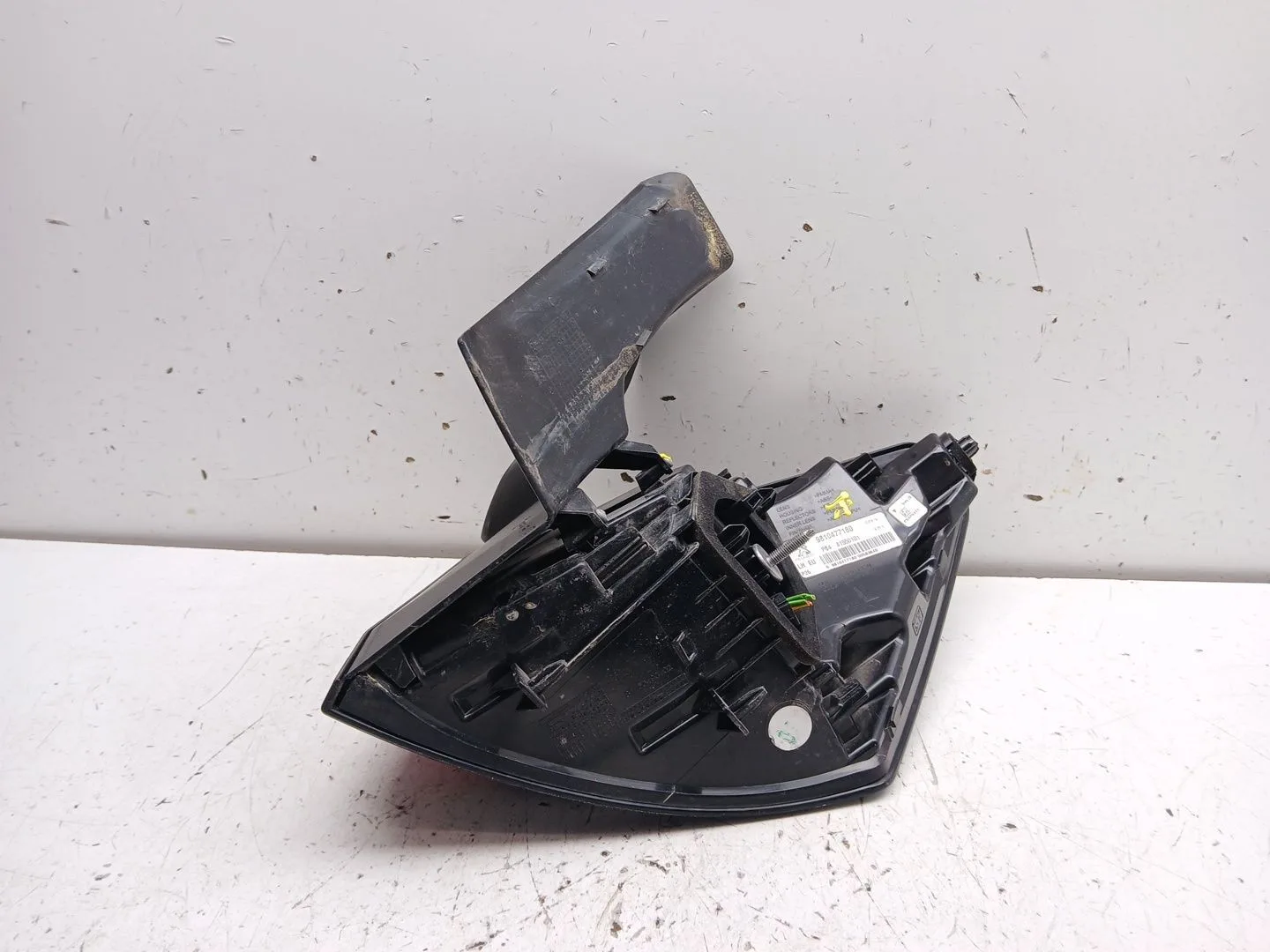 Piloto Trasero Izquierdo para Peugeot 3008 Ii Suv (Mc_, Mr_, Mj_, M4_)