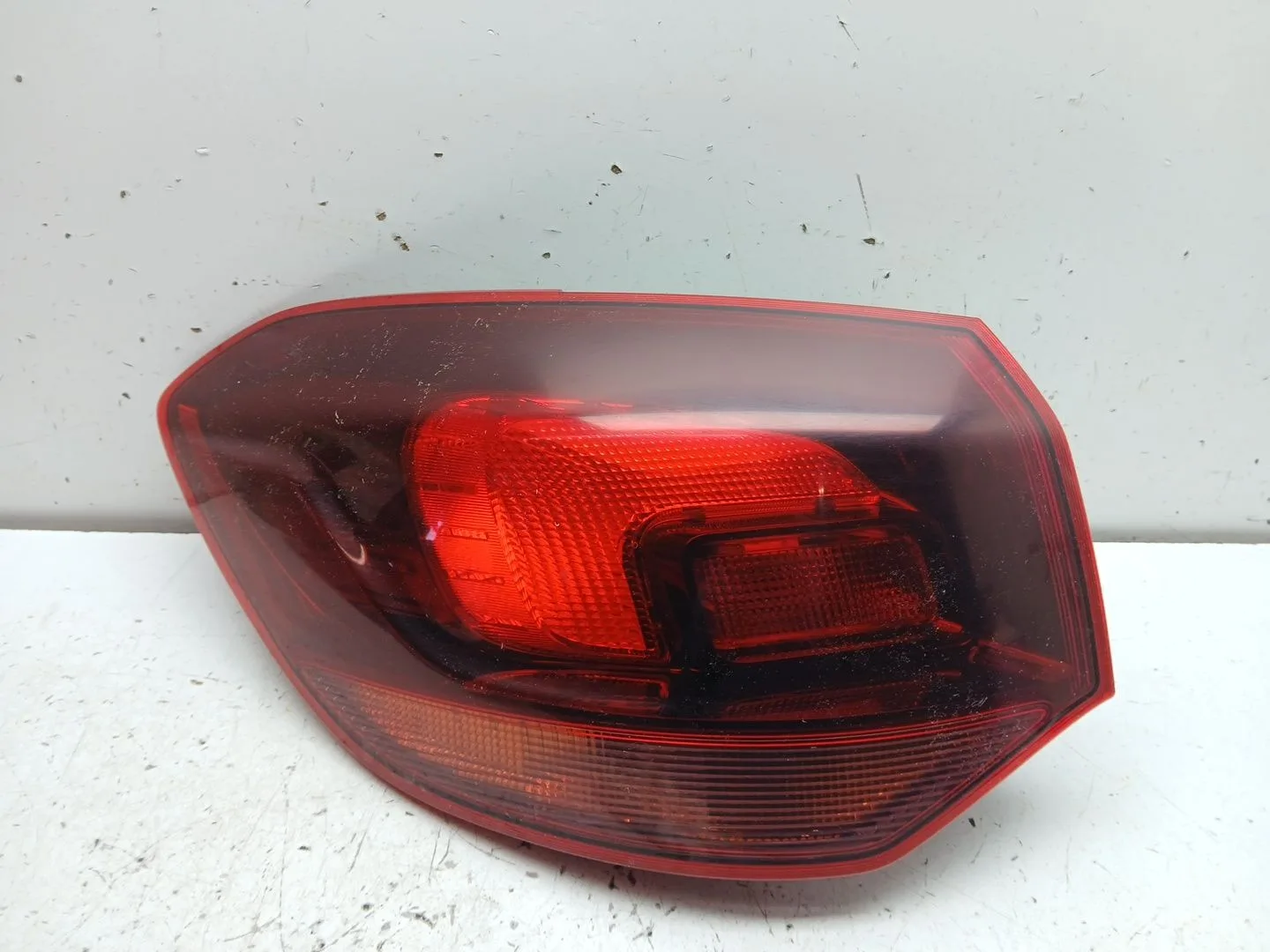 Piloto Trasero Izquierdo para Opel Astra J Sports Tourer (P10)