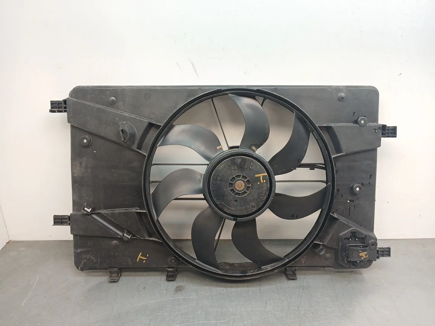 Electroventilador para Opel Astra J Sports Tourer (P10)