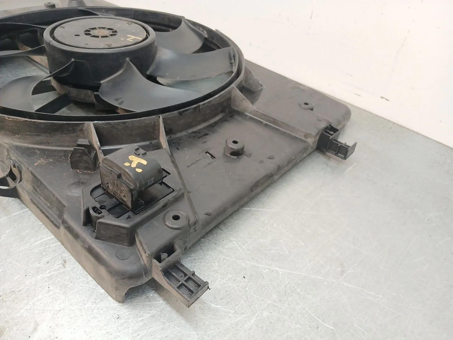 Electroventilador para Opel Astra J Sports Tourer (P10)