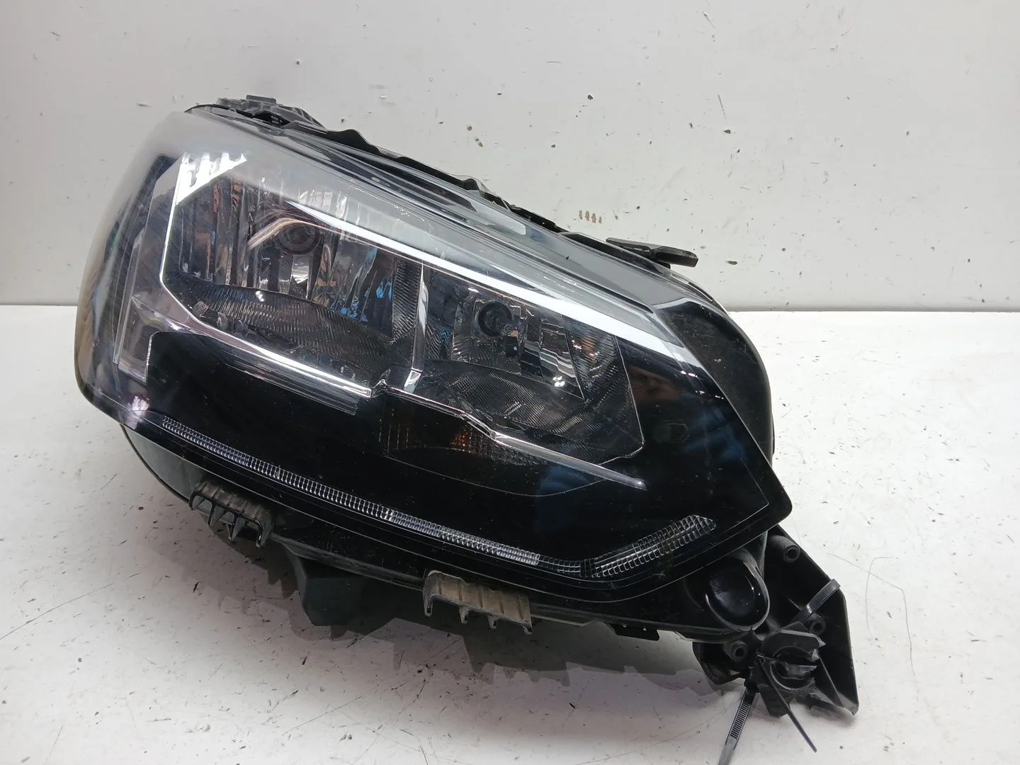 Faro Derecho para Peugeot 208 Ii (Ub_, Up_, Uw_, Uj_)