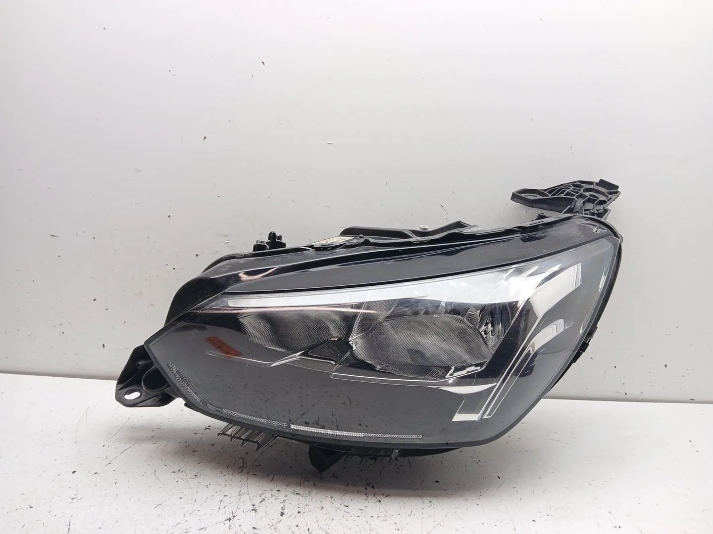 Faro Izquierdo para Peugeot 208 Ii (Ub_, Up_, Uw_, Uj_)