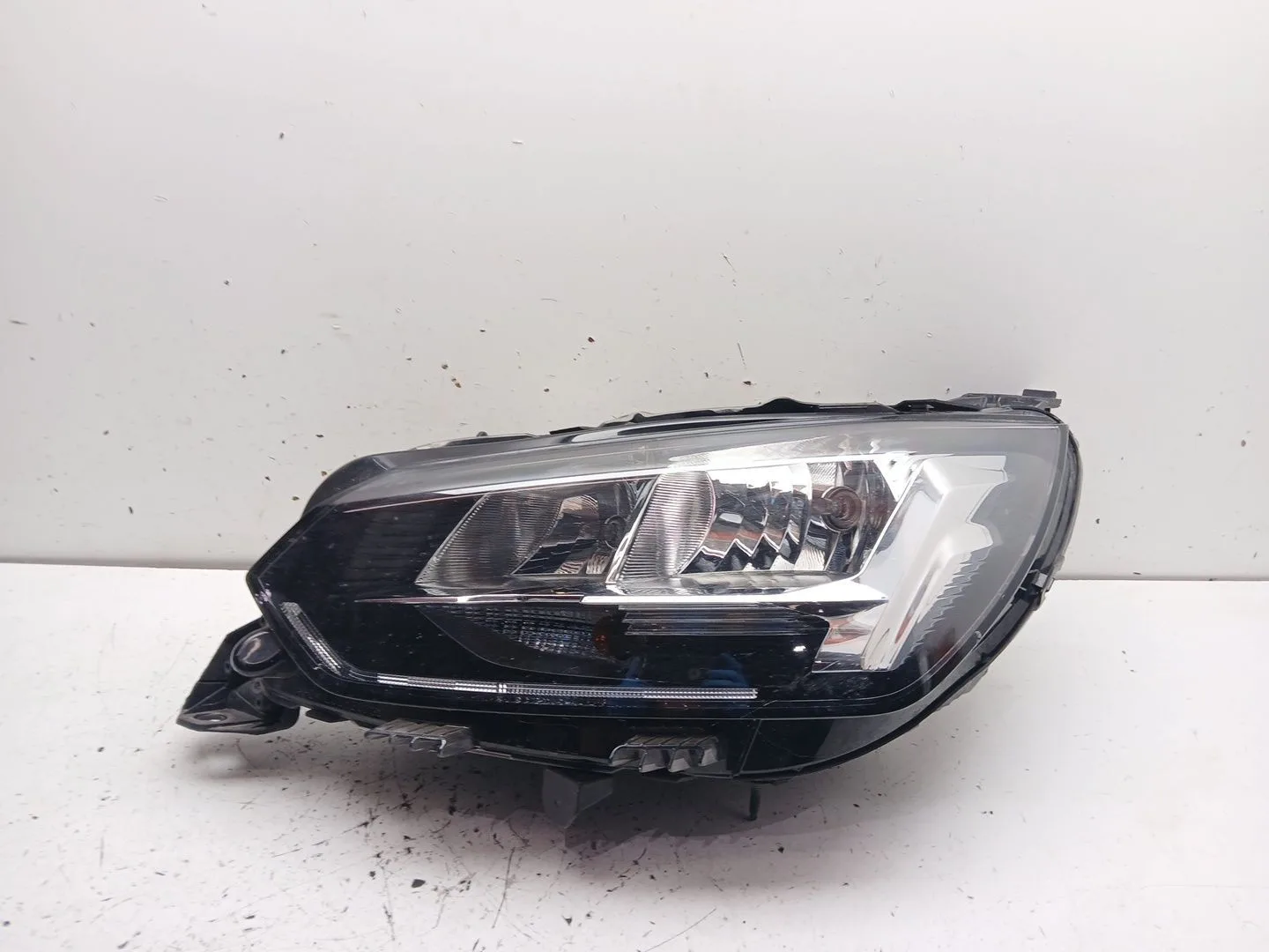 Faro Izquierdo para Peugeot 208 Ii (Ub_, Up_, Uw_, Uj_)
