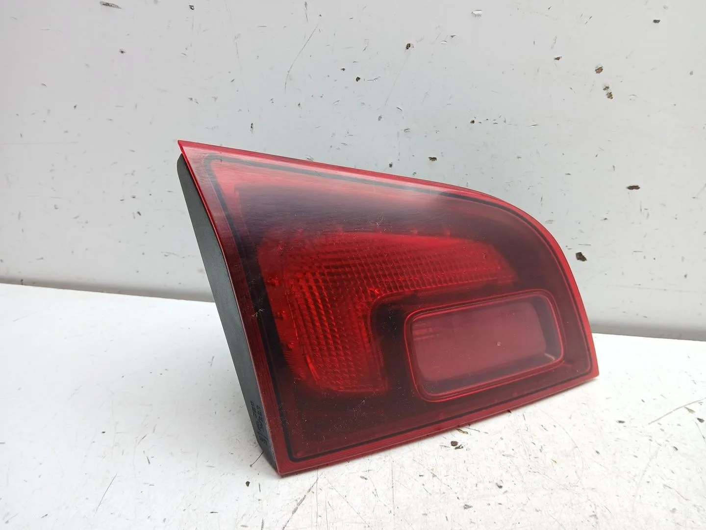 Piloto Trasero Izquierdo Interior para Opel Astra J Sports Tourer (P10)