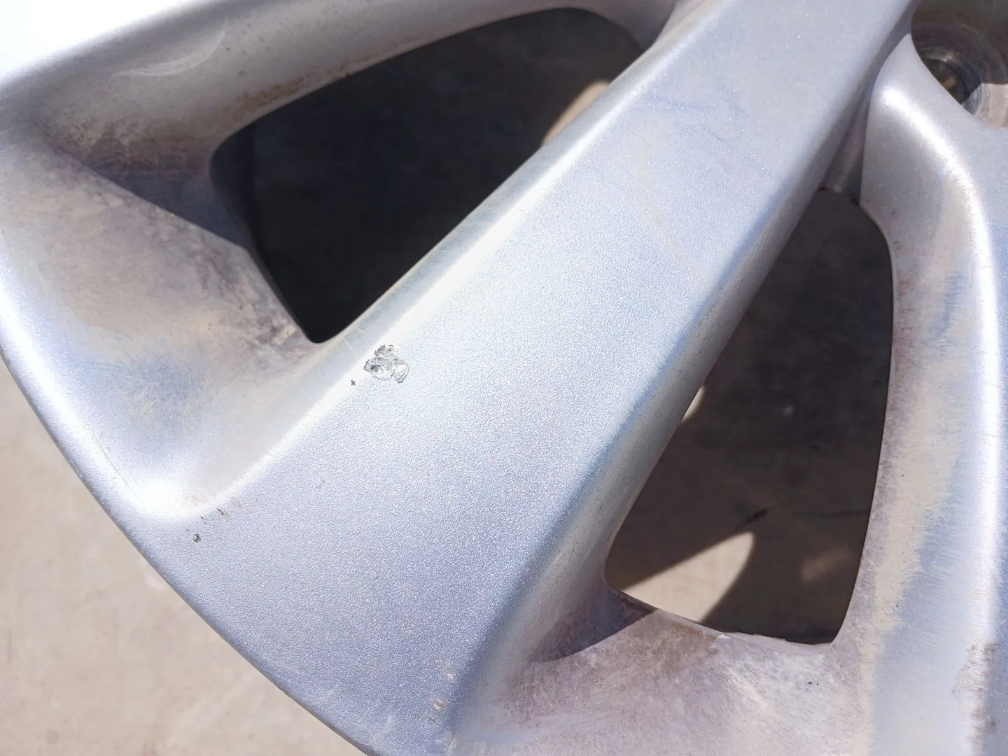 Llanta Trasera Derecha para Opel Astra J Sports Tourer (P10)