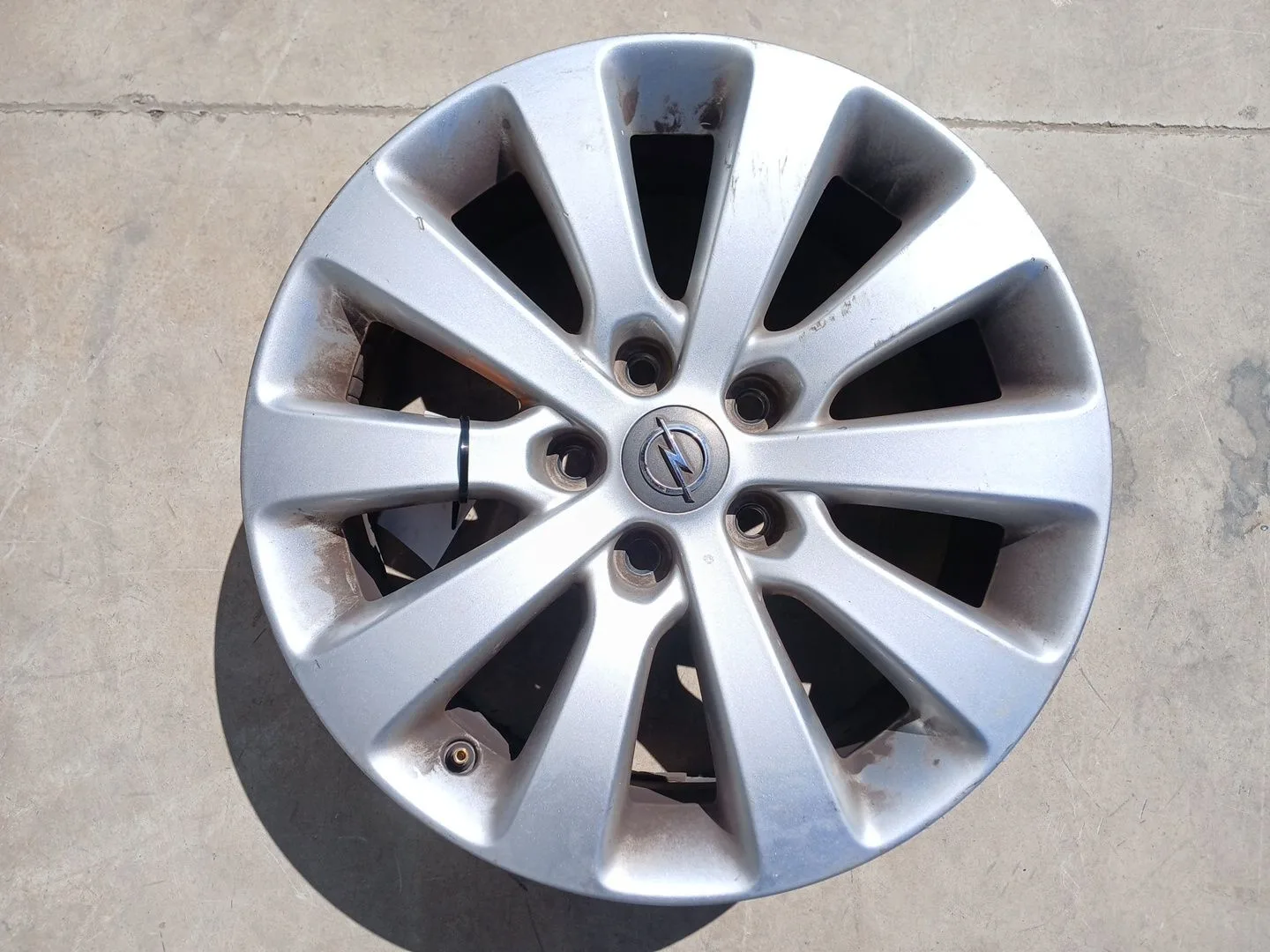 Llanta Trasera Izquierda para Opel Astra J Sports Tourer (P10)