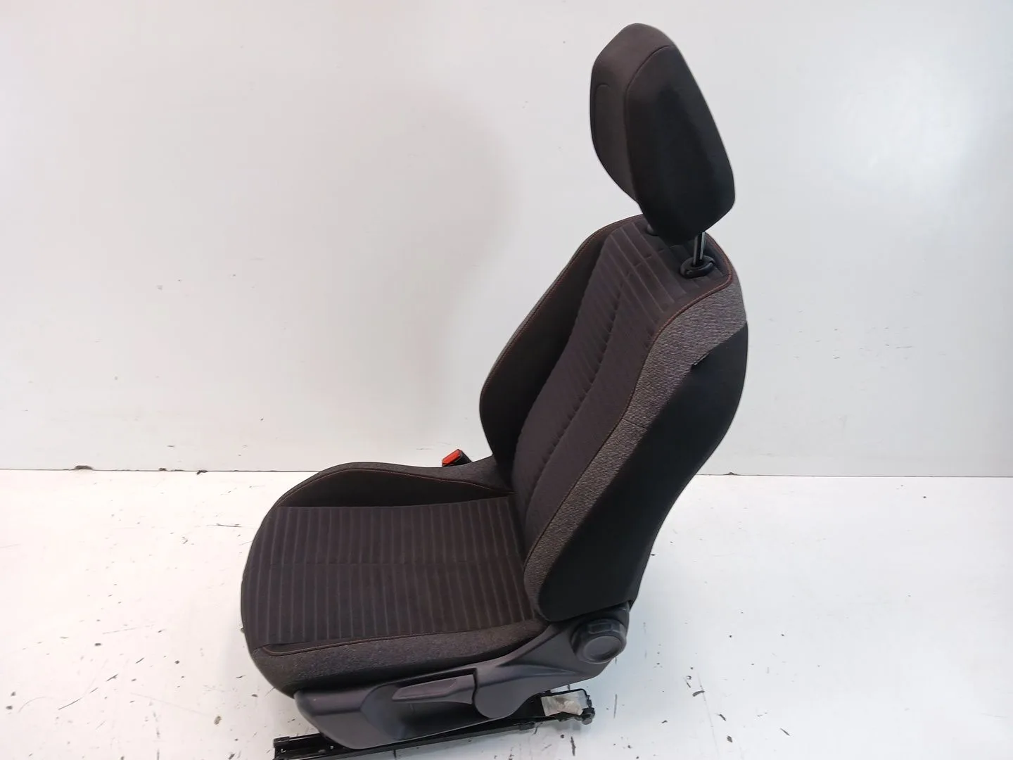 Asiento Delantero Izquierdo para Peugeot 208 Ii (Ub_, Up_, Uw_, Uj_)