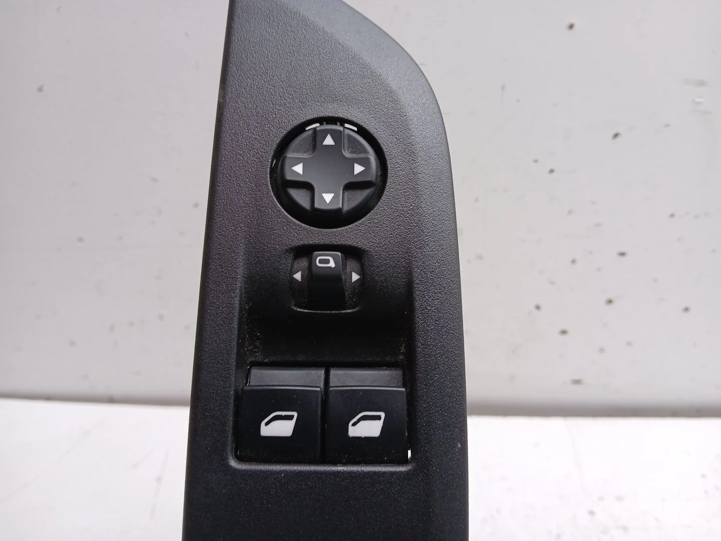 Mando Elevalunas Delantero Izquierdo para Peugeot 208 Ii (Ub_, Up_, Uw_, Uj_)