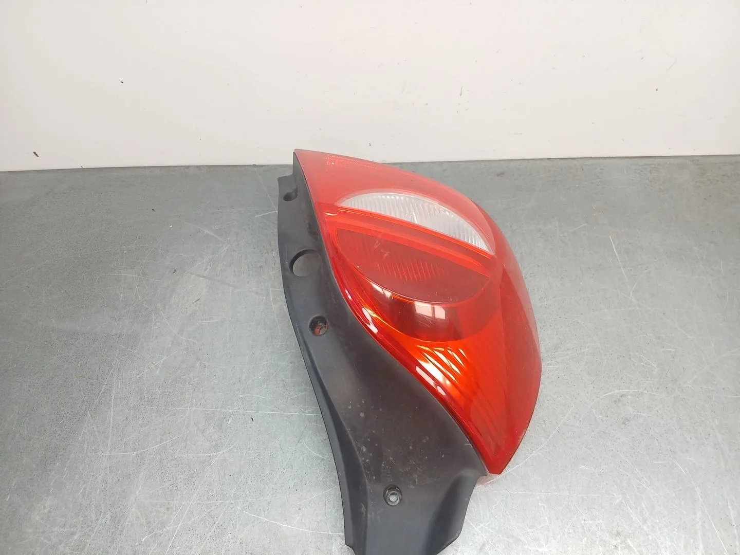 Piloto Trasero Izquierdo para Renault Clio Iii (Br0/1, Cr0/1)