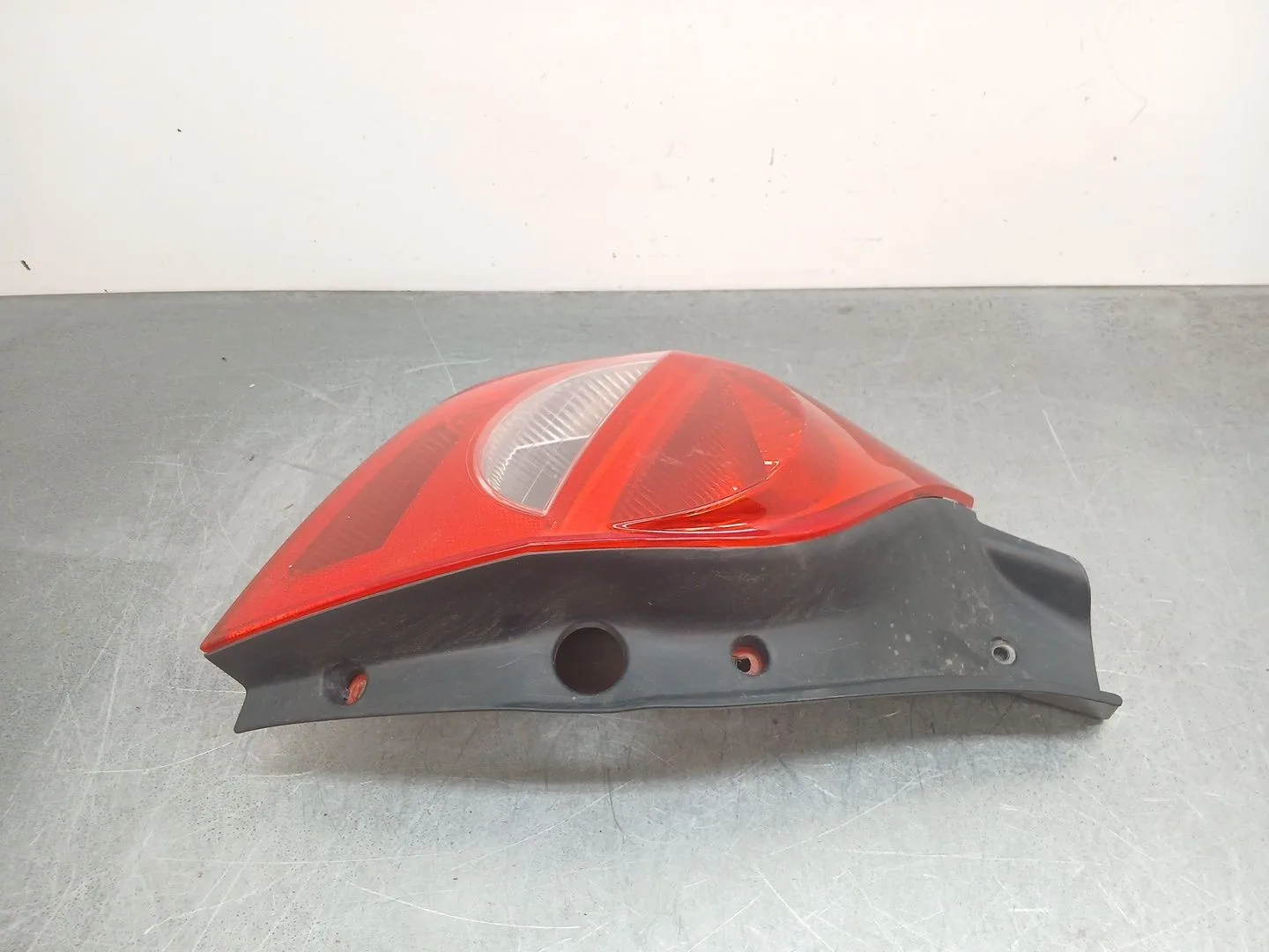 Piloto Trasero Izquierdo para Renault Clio Iii (Br0/1, Cr0/1)