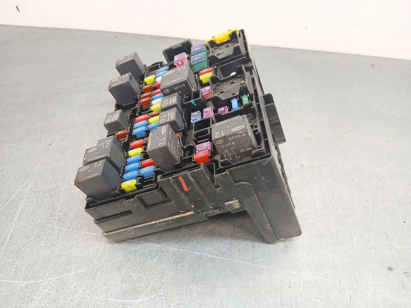 Caja Reles / Fusibles para Omoda 5