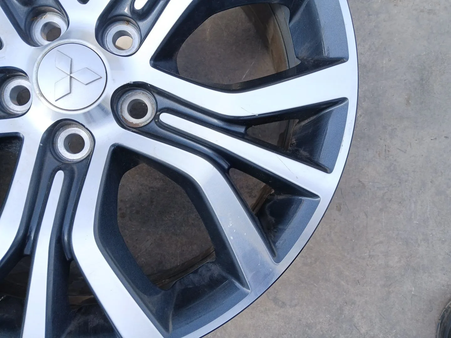 Llanta Delantera Izquierda para Mitsubishi Asx (Ga_W_)
