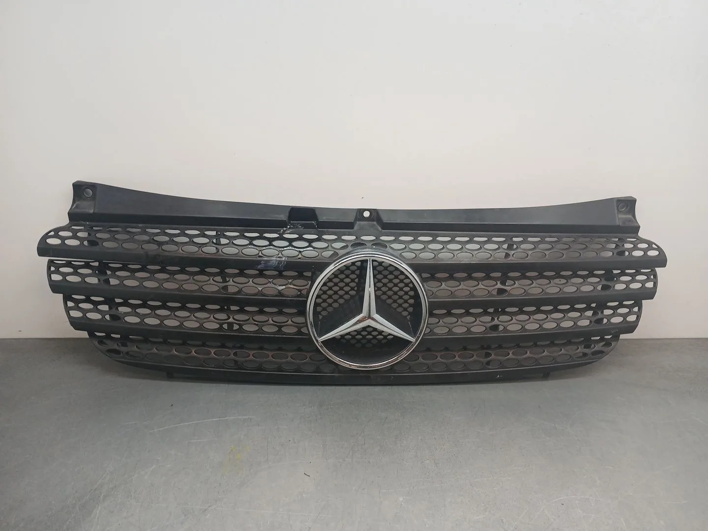 Rejilla Delantera para Mercedes-Benz Vito / Mixto Furgoneta (W639)