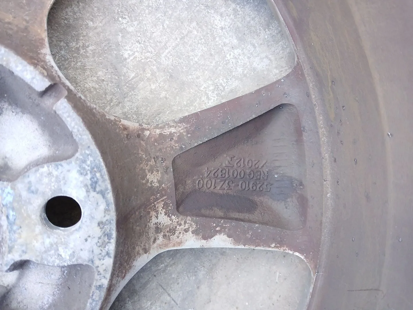 Llanta Trasera Izquierda para Hyundai I40 I (Vf)