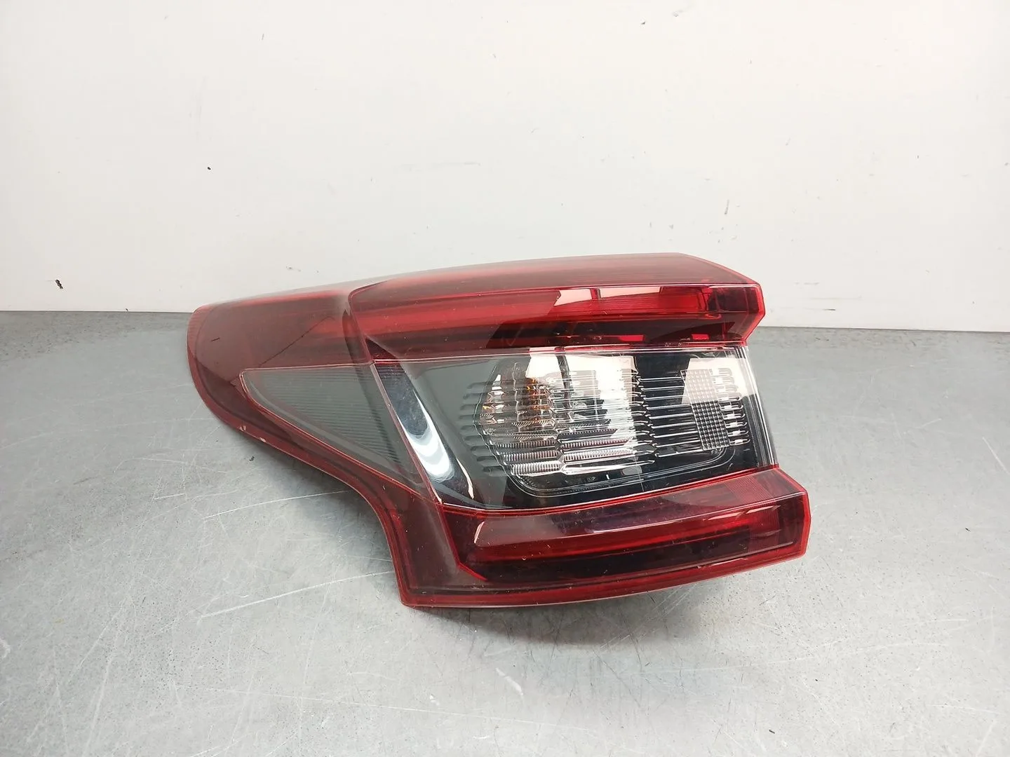 Piloto Trasero Izquierdo para Nissan Qashqai Ii (J11, J11_)